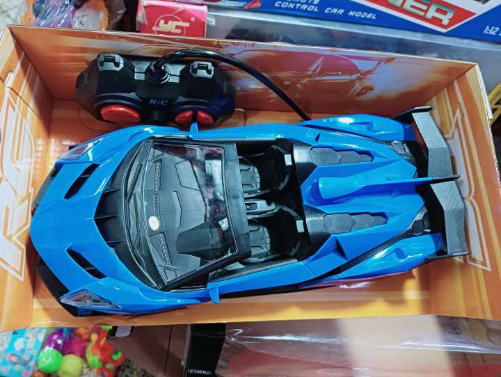 Lamborghini%20Rechargeable%20Remote%20Control%20Car%20Toy%20Car%20For%20Kids%20-%20Image%202