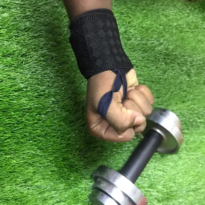 Long%20Wrist%20Support%20Wrap%20for%20Gym%20&%20Workout%20%E2%80%93%20Black%20%E2%80%93%201%20Pair%20-%20Image%203