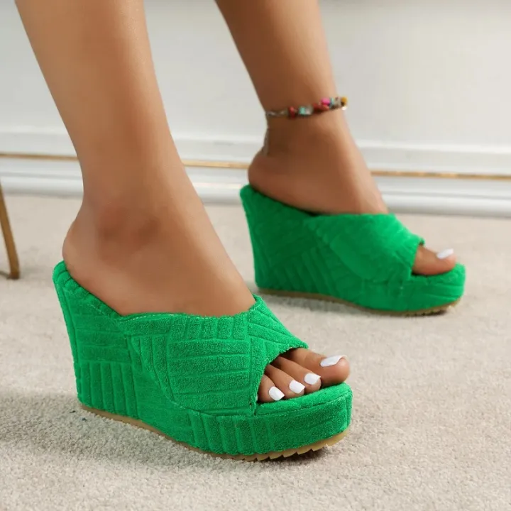 Spring/Summer2024%20Women%20New%20High%20Heel%20Waterproof%20Table%20Towel,%20Plush%20Solid%20Color%20Fish%20Mouth%20Sandals%20Outdoor%20Fashion%20Slippers%20-%20Image%202