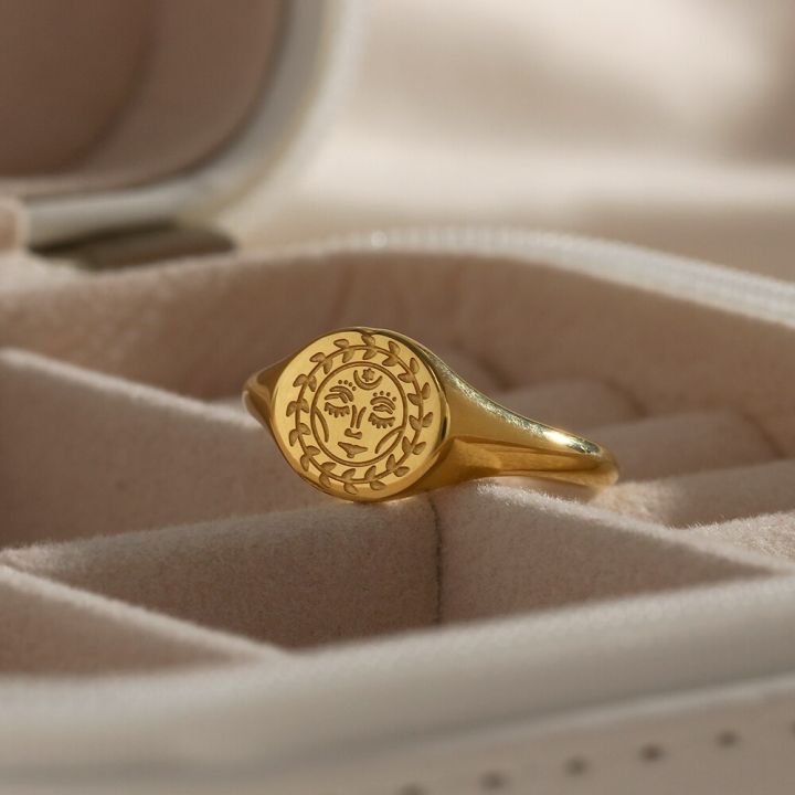 2023%20Creative%20Eagraved%20Facial%20Expression%20of%20Moon%20Sun%20Star%20Gold%20Plated%20Ring%20Tarnish%20Free%20Stainless%20Steel%20Godness%20Signet%20Ring%20-%20Image%206
