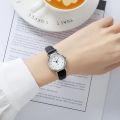 Women Quartz Alloy Watch Ladies Fashion Small Dial Casual Watch Leather Wristwatch for Women.