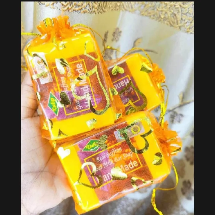 Hand%20Made%20Real%20Saffron%20Goat%20Milk%20Bar%20Soap%20-%20Image%203