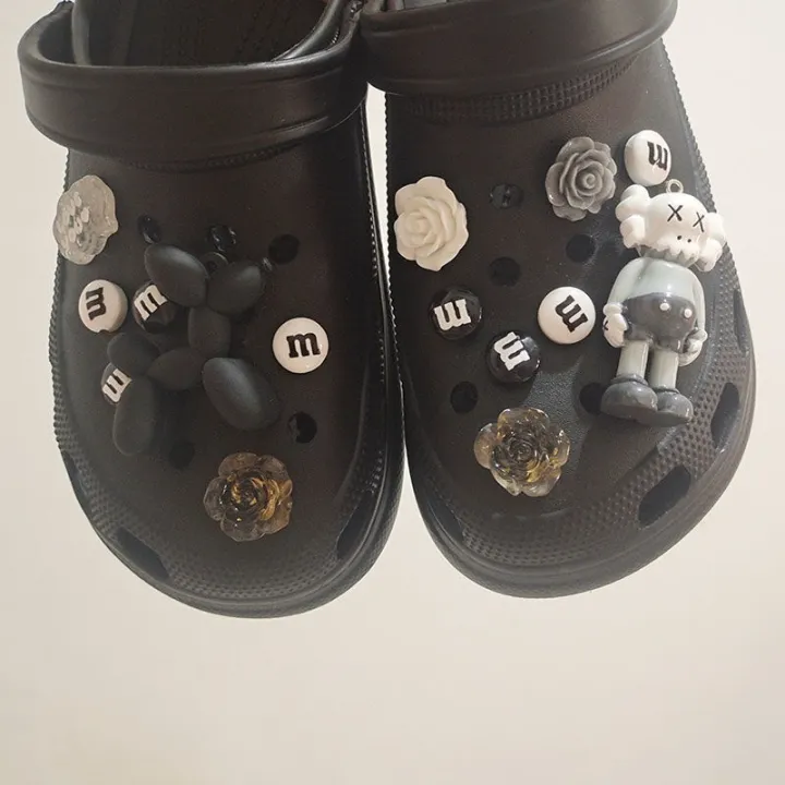 17pcs%20INS%20KAWS%20&%20Balloon%20Dog%20Button%20Shoes%20Charm%20-croc%20/jibz%20/Button%20croc%20/Charm/DIY-Cute%20Cartoon%20AccessoriesJibbitz%20Resin%20crocs%20charms%20accessories%20crocs%202045%20jibbitz%20set%20-%20Image%209