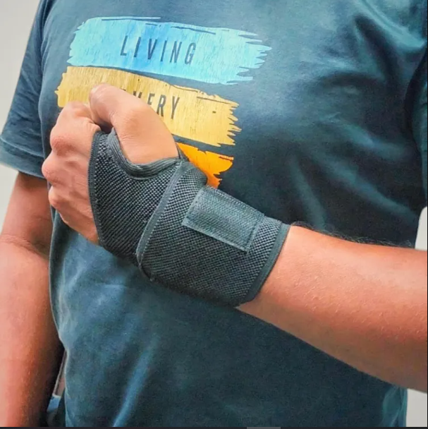 Taiba%20Thumb%20&%20Wrist%20Support%20Wrap%20Brace%20Binder%20Stabilizer%20for%20Men%20&%20Women%20Gym%20Workout%20Sports%20Hand%20Injuries%20Warmer%20Band,%20Pain%20Relief,%20Arthritis,%20Tendonitis,%20Supporter%20-%20Image%205