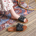 Sandals women's 2021 summer wear bow bow versatile non-slip flat sole wettable word Internet celebrity beach shoes women. 