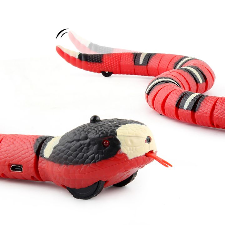 RC%20Realistic%20Snake%20Rattlesnake%20Toy%20with%20Retractable%20Tongue%20-%20Image%203