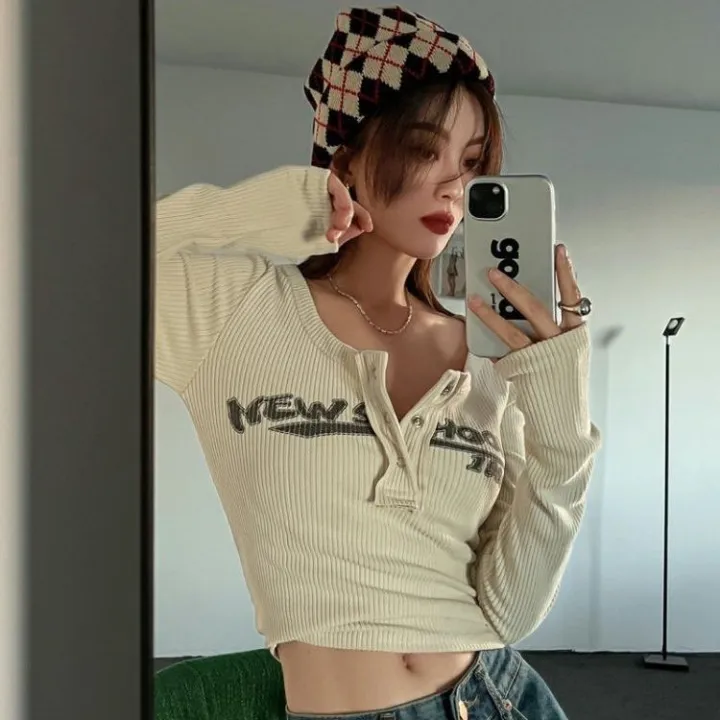 Sweet%20and%20Spicy%20T%20T-shirt%20Women's%20Half-Open%20Collar%20Button%20Short%20Navel%20Letter%20Print%20Slim%20Fit%20Fashion%20ins%20Hot%20Girl%20Long-Sleeved%20Shirt%20Autumn%20-%20Image%202