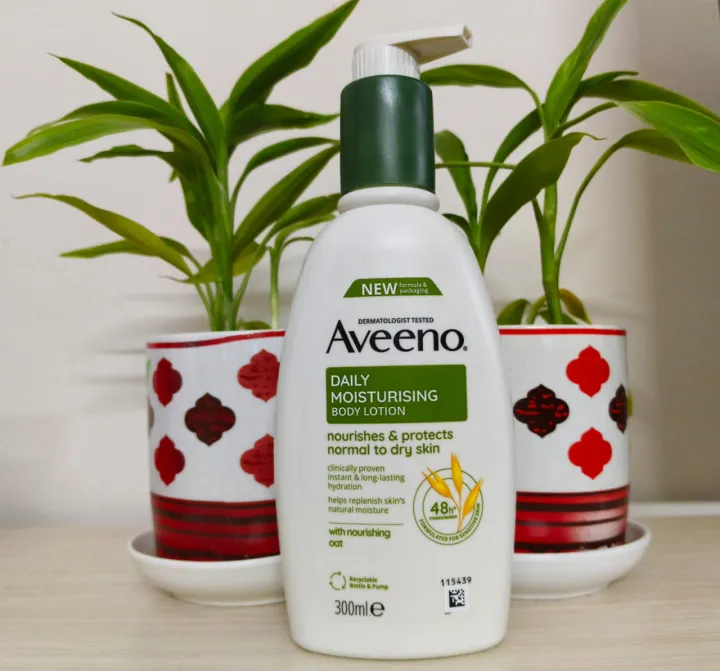 Aveeno%20Daily%20Moisturising%20Body%20Lotion%20-%20300ml%20-%20Image%202