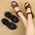 Granny women's shoes new summer flat middle-aged people anti-slip soft sole summer comfortable middle-aged and elderly mother sandals. 