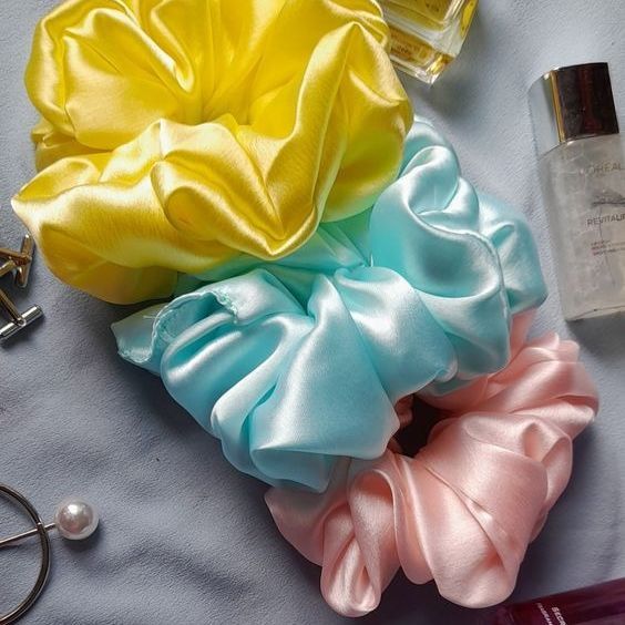High  Quality 3 Pcs Silk Scrunchie Hair Band Bracelet Set For Women