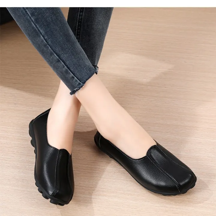 Middle-Aged%20and%20Elderly%20Mom%20Shoes%20Comfortable%20Casual%20Shoes%20Leather%20Tendon%20Bottom%20Non-Slip%20Soft%20Bottom%20Leap%20Month%20Old%20Beijing%20Cloth%20Shoes%20Leather%20Shoes%20for%20Women%20-%20Image%204
