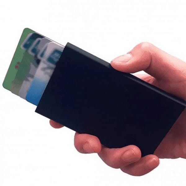 Protect%20your%20Card%20with%20Anti%20RFID%20Bank%20Debit/Credit/ATM%20Card%20Holder%20-%20Image%203