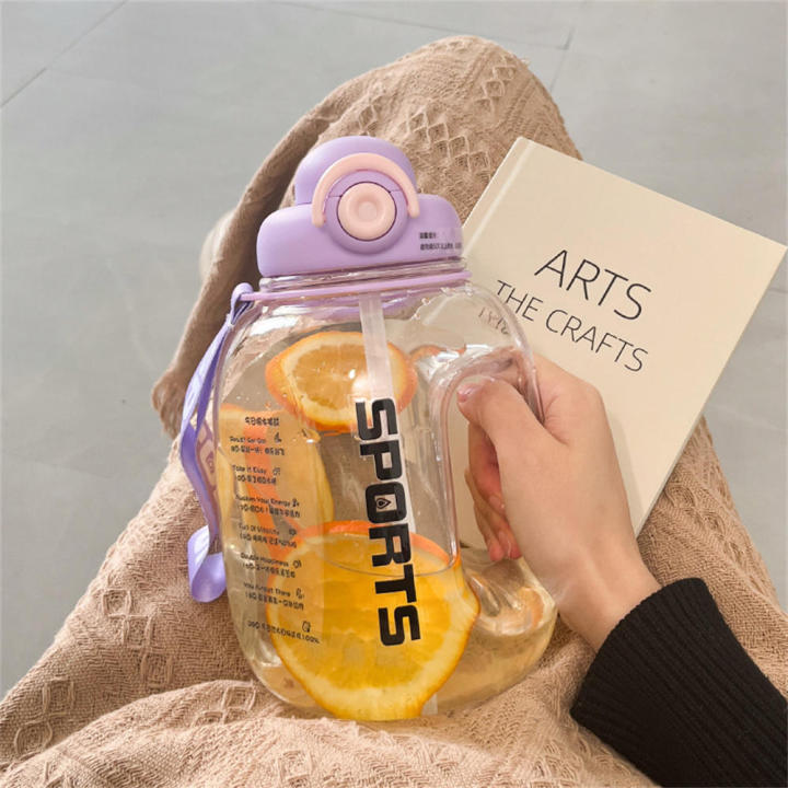 1.6/2L%20Large%20Capacity%20Plastic%20Water%20Bottle%20with%20Straw%20Portable%20Travel%20Bottles%20Training%20Sport%20Fitness%20Cup%20Students%20Outdoor%20Leakproof%20Drinking%20Bottles%20-%20Image%208
