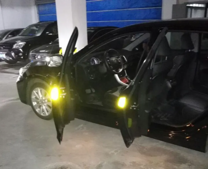 SL%204PCS%20Auto%20Car%20Door%20OPEN%20Sticker%20Reflective%20Tape%20Safety%20Warning%20Decal%20Scratchproof%20Prevent-bump%20Universal%20-%20cycle%20sticker%20-%20Image%206