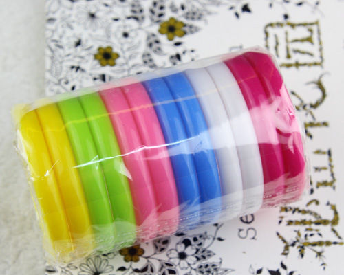 2023%20Trendy%20Wholesale%20Candy%20Color%20Resin%20Bangle%20Bracelet%20Fashion%20Square%20Acrylic%20Plastic%20Bangles%20Bracelet%20Jewelry%20-%20Image%202