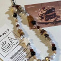 Retro Brown Leopard Cat Bead Phone Chain Elegant Short Wrist Lanyard Decor Bead String Chain Camera Hanging Accessory For Women.