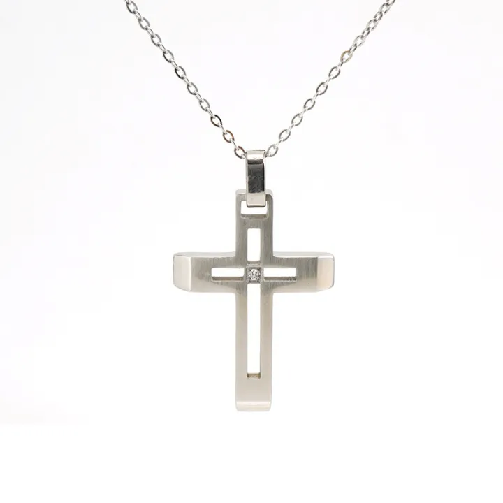 Fashionable,%20simple,%20style,%20hollow%20diamond-studded%20cross%20necklace,%20cross-border%20stainless%20steel%20electroplating%2018K%20gold,%20ins%20style%20woman%20-%20Image%205
