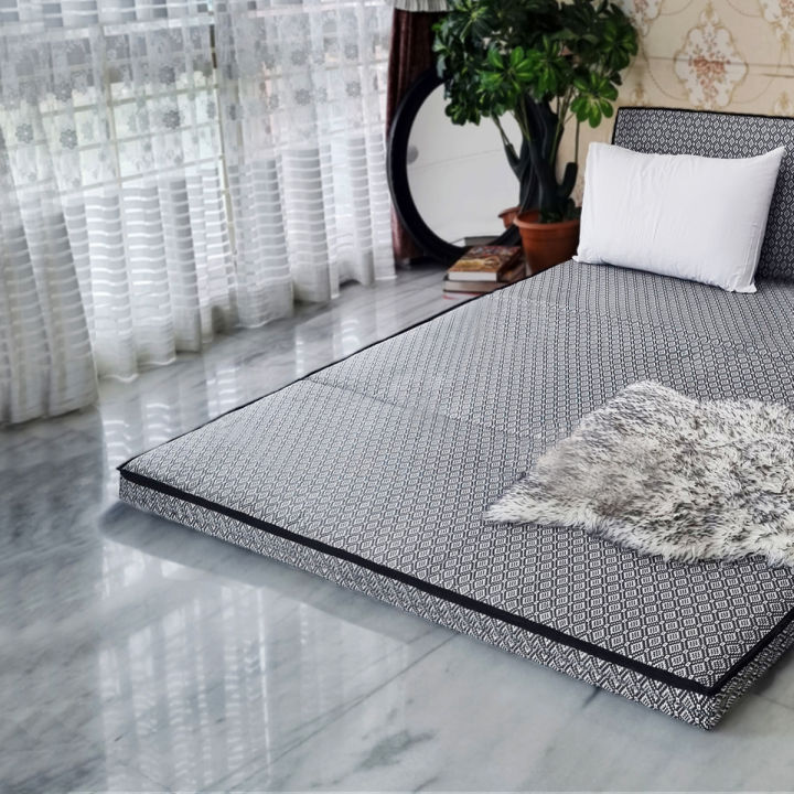 Relax%20Floor%20Mattress-%20Grey%20Block%20Pattern%20Large%20Size%20Sleeping%20Mat%20-%20Image%202