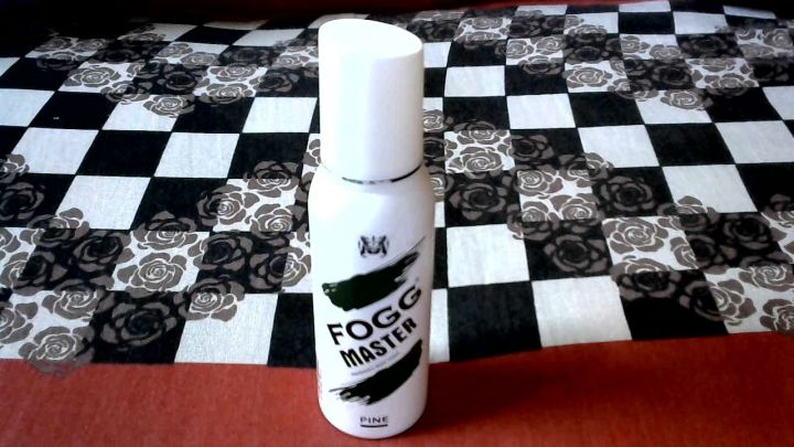 FOGG%20Master%20Pine%20Fragrance%20Body%20Spray%20120ml%20INDIAN%20-%20Image%204