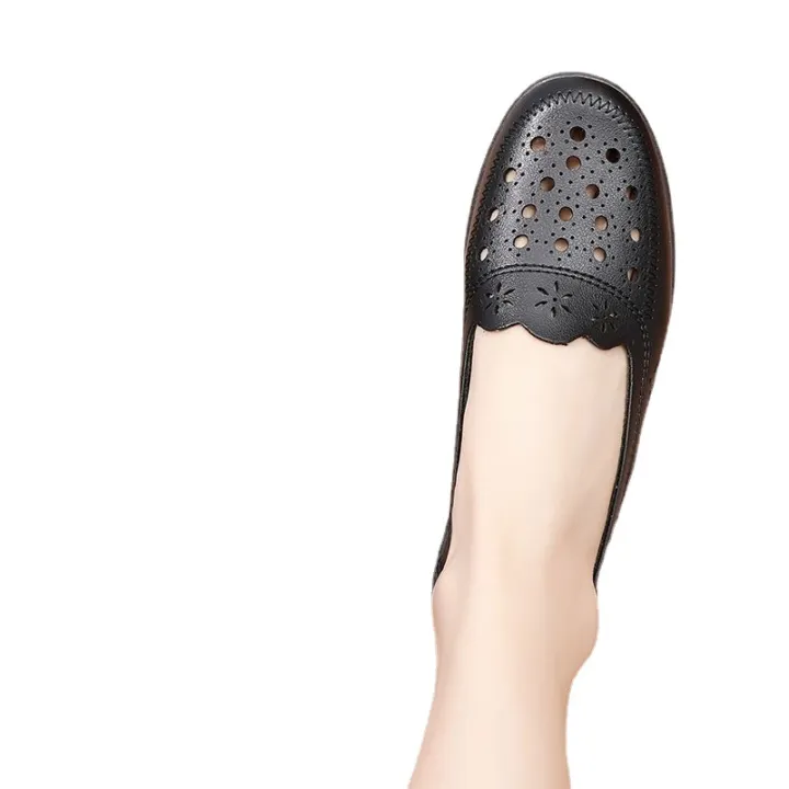 Summer%20New%20Middle-Aged%20and%20Elderly%20Leather%20Shoes%20Comfortable%20and%20Non-Slip%20Sandals%20Women's%20Soft%20Leather%20Hollow%20out%20Breathable%20Coros%20Shoes%20Soft%20Bottom%20Mom%20Shoes%20-%20Image%205