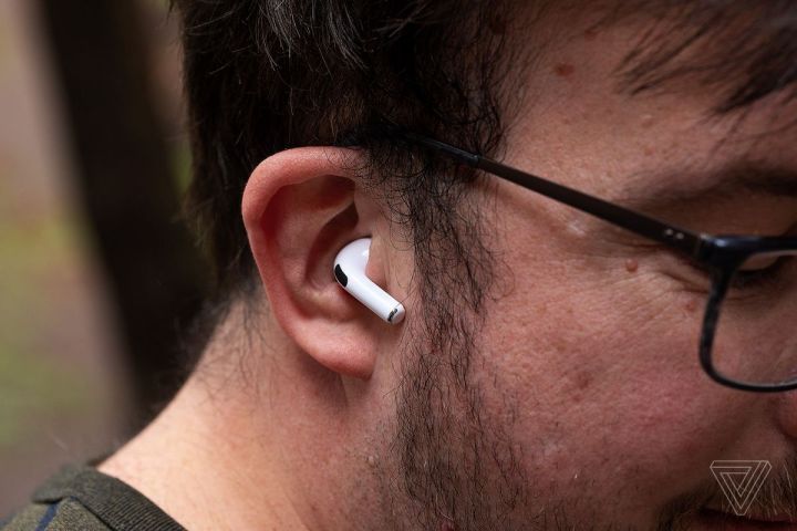 Airpods%20Pro%20/%20tws%20wireless%20earbuds%20Bluetooth%20bluetooth%20replica%20headphone%20With%20%20High%20Base%20and%20long%20Battery%20-%20Image%206