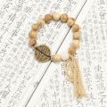 Xiaohongshu has the same milky wood beads, mountain ghosts, spending money, bracelets, retro literary temperament, versatile, hand-knitted niche design. 
