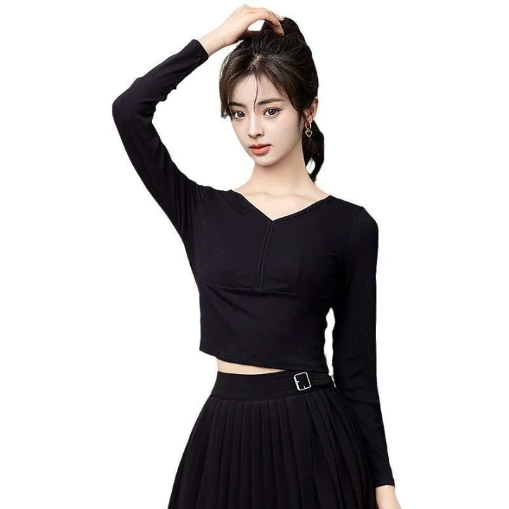 Uniqlo%20Spring%20Summer%20Autumn%20Collection%20Interior%20and%20Exterior%20Slim%20fit%20Women's%20Solid%20Color%20Short%20T%20shirt%20V%20neck%20Long%20Sleeve%20Bottom%20Shirt%20-%20Image%205
