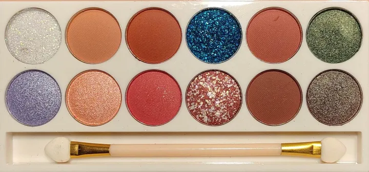 12%20Color%20Eyeshadow%20Pallets%20-%20Image%203