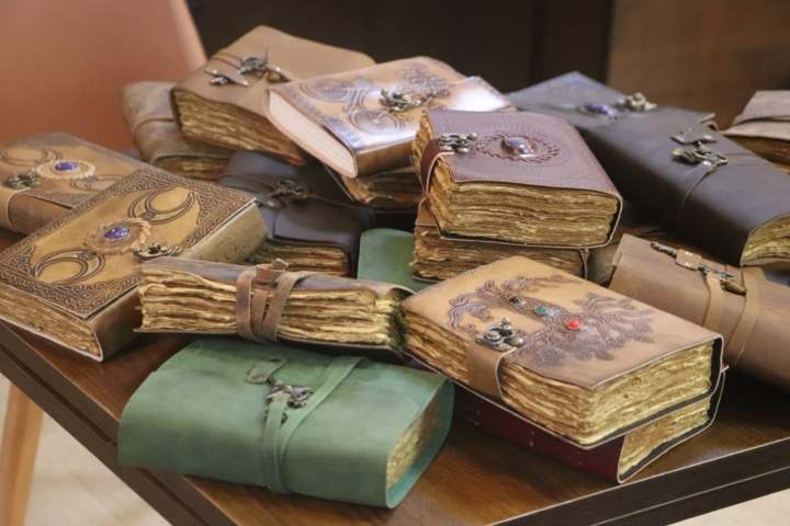 Antique%20Handcraft%20Leather%20Journal%20Notebook%20Diary%20For%20Men%20&%20Women%20-%20Random%20-%20Image%202