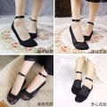 Street stall socks for women on Douyin, the same style as Internet celebrity strap socks, lace edge, thin, low-cut invisible pearl boat garter anklets. 
