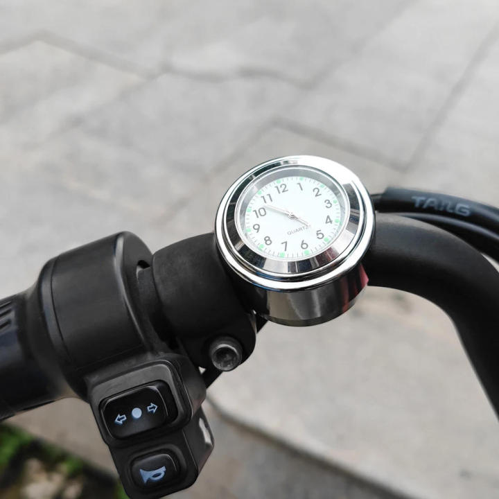 Aluminum%20Motorcycle%20Clock%20High%20Visibility%20Waterproof%20Luminous%20Handlebar%20Watch%20Chrome%20Universal%20Fit%20Bike%20%20Clock%20for%20Motorbiking%20Outdoor%20Adventure%20Motorcycle%20Enthusiasts%20-Keeping%20Biker%20Gear%20-%20Image%203