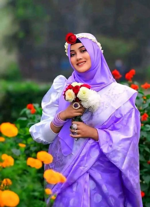 Elegant%20&%20Stylish%20Soft%20Silk%20Katan%20Saree%20With%20Full%20Body%20Cotton%20Work%20-%20Perfect%20&%20Suitable%20For%20All%20Occasion%20-%20Image%202