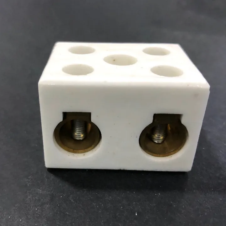 Big%20Size%20Ceramics%20Terminal%20Blocks%202%20IN%202%20OUT,%203%20IN%203%20OUT%20High%20Temperature%20Ceramic%20Connectors%2025A/%2030A%20-%20Image%209