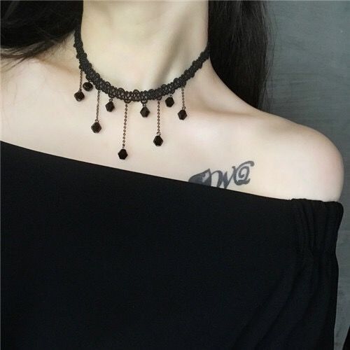 Korean%20Black%20Flower%20Rhinestone%20Choker%20Statement%20Necklace%20for%20Women%20Fashion%20Velvet%20Choker%20Jewelry%20Accessories%20Lace%20Hand-Knit%20Necklace%20for%20Girls%20Simple%20-%20Female%20Neck%20Chain%20Black%20Lace%20Collar%20Choker%20Necklace%20for%20Women%20-%20Image%205