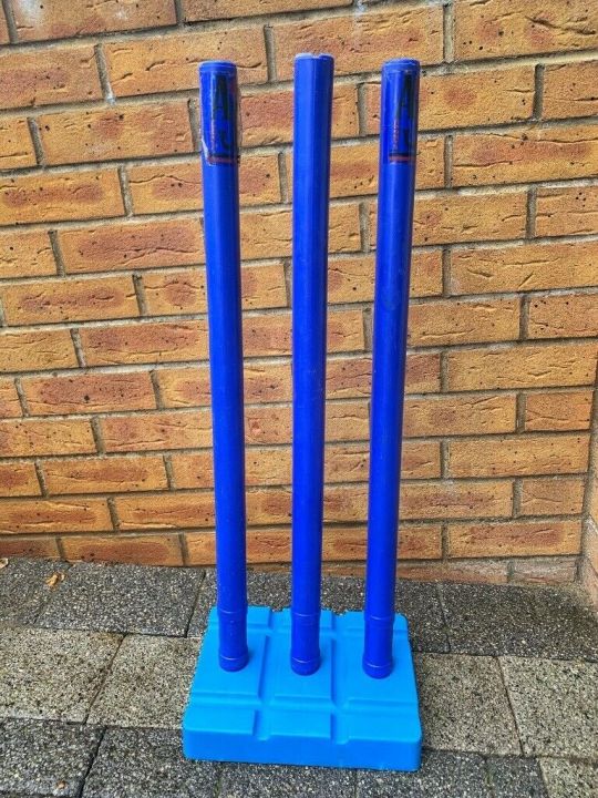 CRICKET%20PLASTIC%20STUMP%20-%20Image%202
