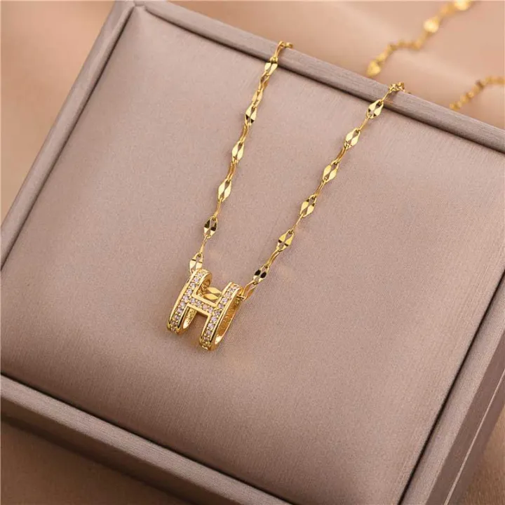 Gold%20Plated%20H%20Pendant%20Necklace%20-%20Image%202