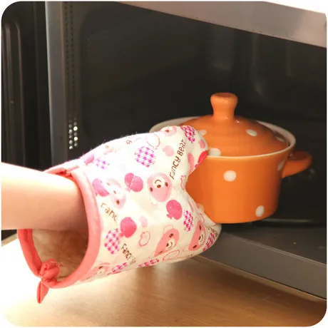 Solimo%20100%25%20Cotton%20Padded%20Oven%20Gloves%20Paisley-%20Multicolour%20-%20Image%205