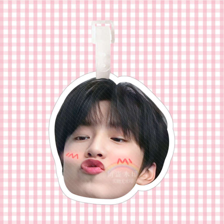 Liu%20Yaowen's%20backpack,%20accessories,%20luggage%20travel%20cases,%20keychains,%20hanging%20tags,%20big%20head%20celebrities,%20supporting%20Youth%20League%20of%20the%20times%20-%20Image%202