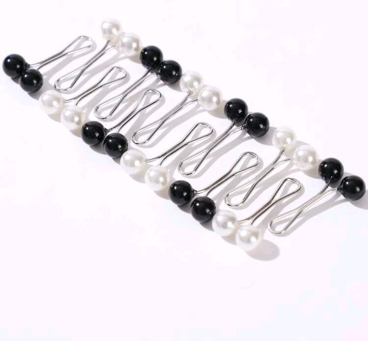 4%20pcs%20Scarf%20Clip%20Hijab%20Pin%20%20Double%20Faux%20Pearls%20Scarf%20Shawl%20Buckle%20For%20Women%20(BLACK%20&%20White)%20-%20Image%203