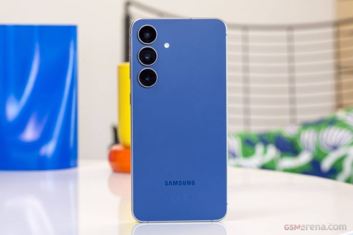 Samsung%20Galaxy%20S25%20FE%205g%20(8+128GB)%20Unofficial%20-%20Image%205