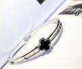 Alloy material Four-leaf clover bracelet.
