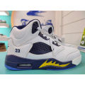 White Nikee air-jordan5 Sport Shoes for men's. 