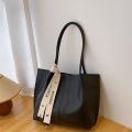 Autumn and winter large-capacity solid color 2024 new trendy casual fashion one-shoulder texture commuter tote shoulder bag. 