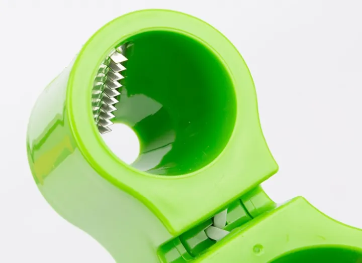 Carrot%20Cutter%201%20Pcs%20.%20Spiral%20Cutter%20and%20Sharpener.%20Slicer%20Fruit%20Vegetable%20Slicer%20Peeler%20Kitchen%20Accessories%20Carving%20Roll%20Tools.%20-%20Image%203