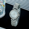 Foreign trade cross-border live broadcast diamond full of diamonds full of stars ladies quartz watch bracelet watch manufacturers spot. 