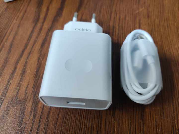 Oppo%20Super%20VOOC%2045W%20for%20Fast%20Charging%20with%20TYPE%20C%20Cable%20-%20Image%202