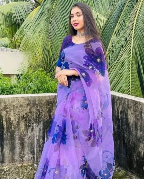 Trendsetter's%20Choice%20-%20Fashionable%20Hand%20Print%20Half%20Silk%20Saree%20-%20Drapes%20in%2013%20Hand%20-%20Unveil%20Your%20Style%20-%20Image%202