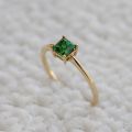 Simple Female Small Green Stone Ring Vintage Yellow Gold Color Love Wedding Ring Fashion Promise Engagement Rings For Women.