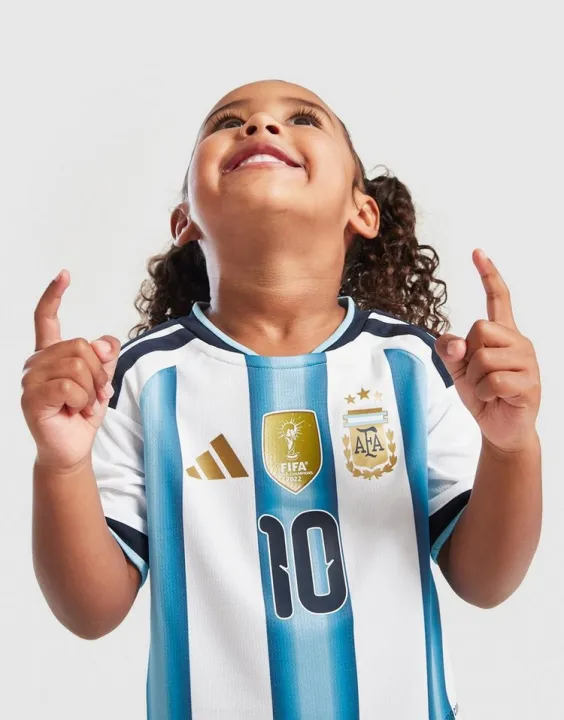 Argentina%20FIFA%20World%20Cup%202026%20Official%20Premium%20Quality%20Home%20kits%20For%20Kids%20Jersey%20(Full%20Set)%20-%20Image%208