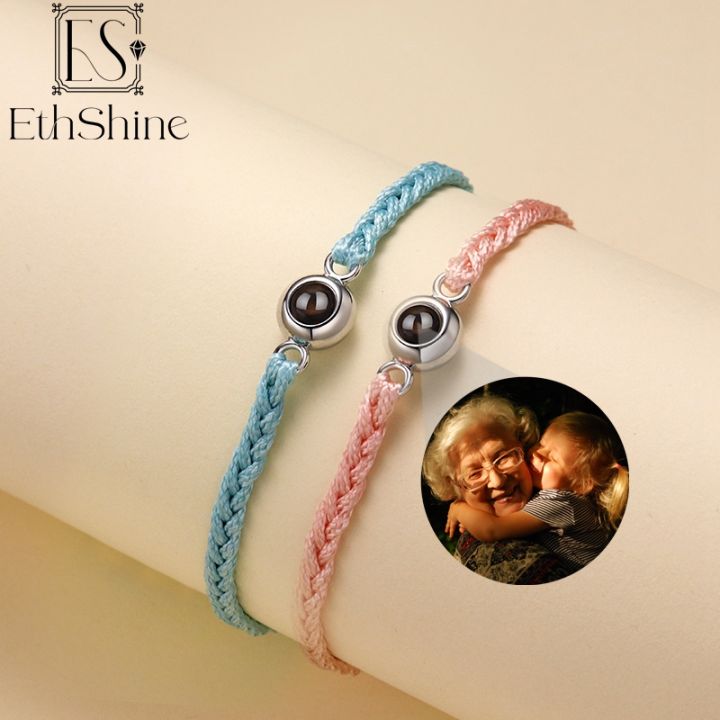 Alien%20EthShine%20Personalized%20Circle%20Photo%20Bracelet%20Custom%20Projection%20Photo%20Bracelets%20Couple%20Memorial%20Jewelry%20Christmas%20Gift%20Women%20Men%20-%20Image%204